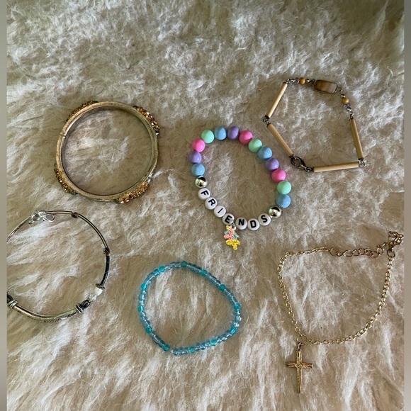 6 Piece Bracelet Bundle - Picture 1 of 12